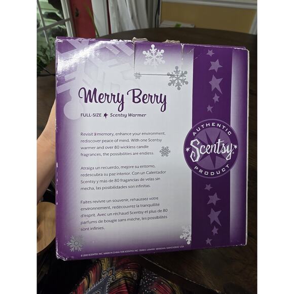 Scentsy Retired Merry Berry Christmas Holiday Full Size Wax Warmer - Picture 15 of 16